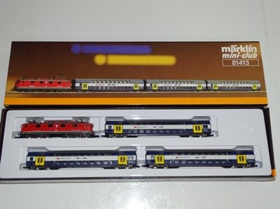 Lot 221 - Z GAUGE MODEL RAILWAYS: A MARKLIN 81413 Swiss...