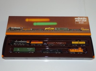 Lot 223 - Z GAUGE MODEL RAILWAYS: A MARKLIN 8139...