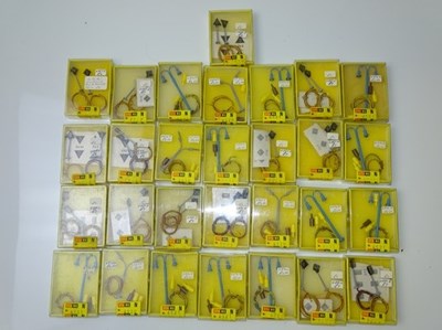 Lot 236 - N GAUGE MODEL RAILWAYS: A large quantity of...