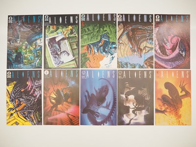 Lot 157 - ALIENS #1 to 6 + ALIENS VOL.2 #1 to 4 (10 in...