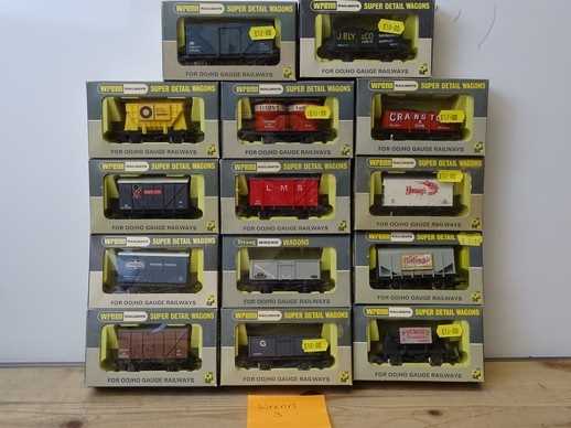 Lot 24 - OO GAUGE MODEL RAILWAYS: A group of boxed...