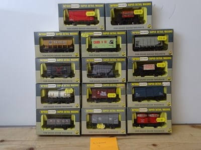 Lot 25 - OO GAUGE MODEL RAILWAYS: A group of boxed...