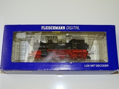 Lot 258 - HO GAUGE MODEL RAILWAYS: A FLEISCHMANN digital...