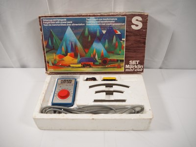 Lot 3 - MARKLIN - Z gauge Set S starter train set, one...