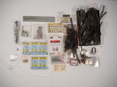 Lot 4 - Z gauge track - by MARKLIN and others together...