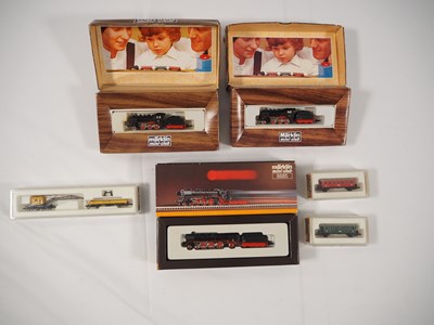 Lot 5 - MARKLIN - Z gauge steam locos and rolling...