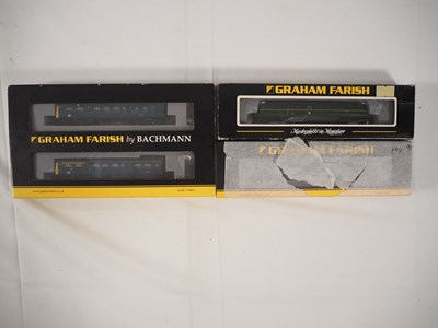 Lot 13 - GRAHAM FARISH - N gauge class 108 DMU in BR...