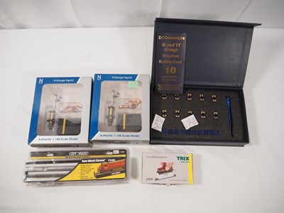 Lot 36 - N gauge accessories by DAPOL, DCC CONCEPTS and...