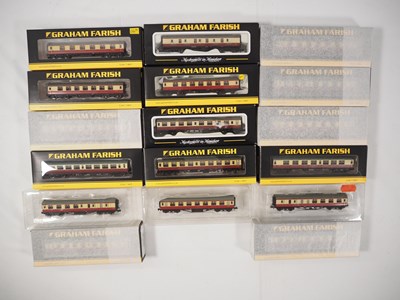 Lot 41 - GRAHAM FARISH - N gauge passenger coaches all...