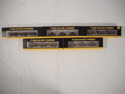 Lot 47 - GRAHAM FARISH - N gauge triple wagon packs,...