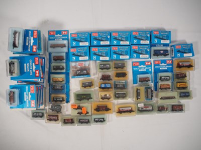 Lot 83 - PECO - N gauge boxed and carded wagons of...
