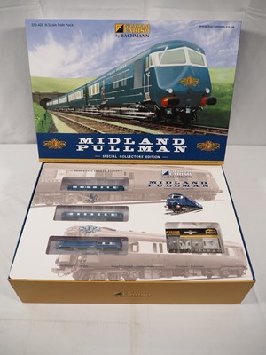 Lot 99 - GRAHAM FARISH N gauge 370-425 'Midland Pullman'...