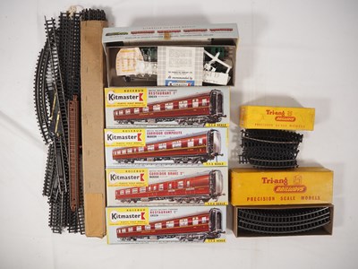 Lot 102 - A group of KITMASTER TT gauge coach kits,...