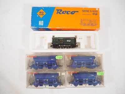 Lot 117 - A group of HO gauge Dutch outline rolling...