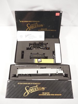 Lot 122 - SPECTRUM - A pair of HO gauge American outline...