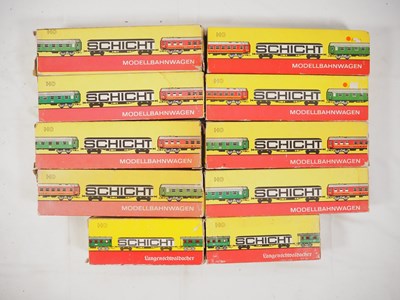 Lot 136 - SCHICHT - European outline HO gauge rolling...