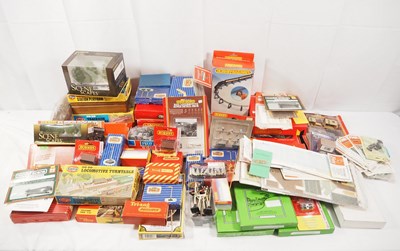 Lot 148 - A large removals box of OO gauge building kits...