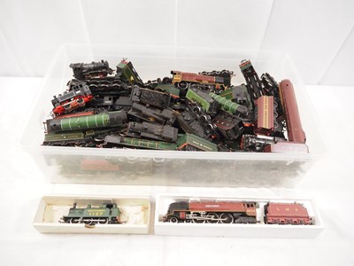 Lot 167 - A large crate of OO gauge unboxed steam...