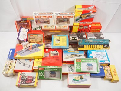 Lot 179 - A crate of OO gauge building kits and...