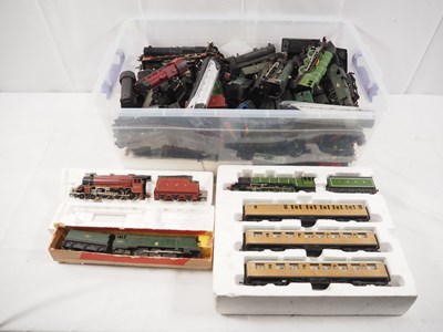 Lot 183 - A large crate of OO gauge unboxed steam...