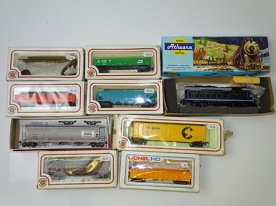 Lot 277 - HO GAUGE MODEL RAILWAYS: A quantity of...