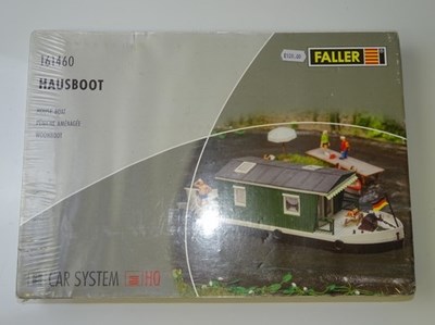 Lot 278 - HO GAUGE MODEL RAILWAYS: A FALLER 161460...