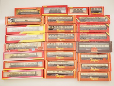Lot 210 - HORNBY - OO gauge group of passenger coaches...