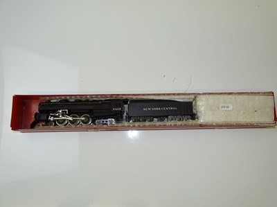 Lot 279 - HO GAUGE MODEL RAILWAYS: A RIVAROSSI American...