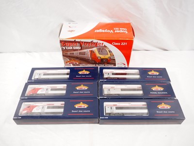 Lot 224 - BACHMANN - OO gauge 32-625 Class 221Virgin...
