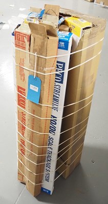 Lot 253 - A large bundle of mostly boxed flexible track,...