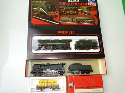 Lot 284 - HO GAUGE MODEL RAILWAYS: A pair of French...