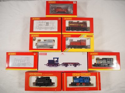 Lot 300 - HORNBY - OO gauge small diesel shunting...