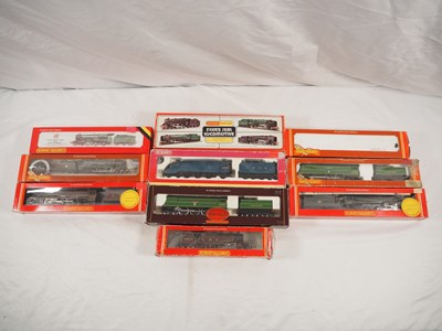 Lot 312 - HORNBY - OO gauge steam locomotives in various...