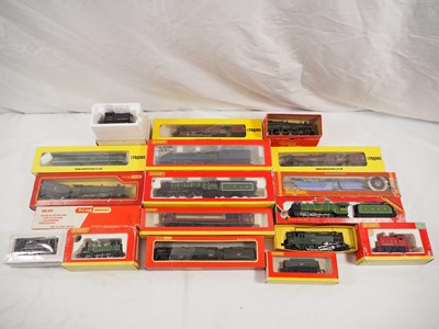 Lot 313 - A quantity of OO gauge steam, diesel and...