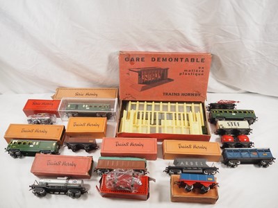 Lot 341 - FRENCH HORNBY - A group of boxed and unboxed O...