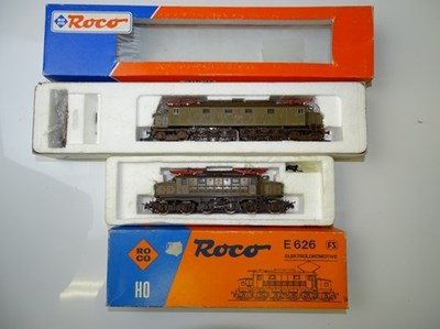 Lot 292 - HO GAUGE MODEL RAILWAYS: A pair of Italian...