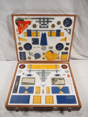 Lot 358 - MECCANO - A 1970's issue wooden cased Outfit...