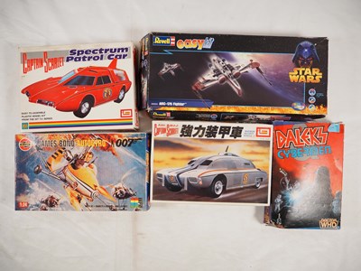 Lot 377 - A group of TV/Movie related plastic kits by...