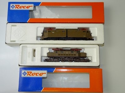 Lot 294 - HO GAUGE MODEL RAILWAYS: A pair of Italian...