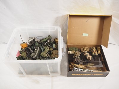 Lot 392 - A tray of play worn diecast military vehicles...