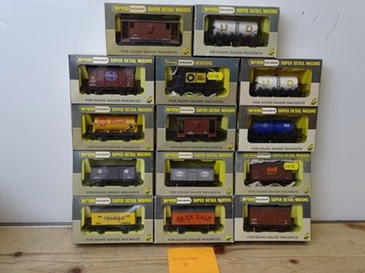 Lot 29 - OO GAUGE MODEL RAILWAYS: A group of boxed...