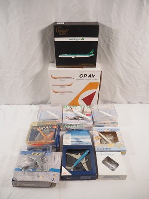 Lot 470 - A group of 1:200/400/500 scale diecast...