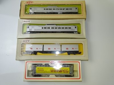 Lot 306 - HO GAUGE MODEL RAILWAYS:A pair of American...