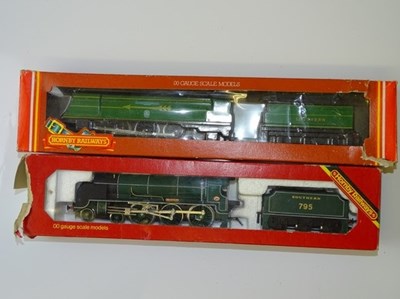 Lot 313 - OO GAUGE MODEL RAILWAYS: A pair of HORNBY...