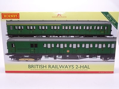 Lot 323 - OO GAUGE MODEL RAILWAYS: A HORNBY R3290 2-HAL...