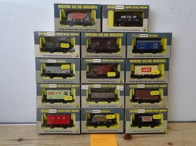 Lot 32 - OO GAUGE MODEL RAILWAYS: A group of boxed...