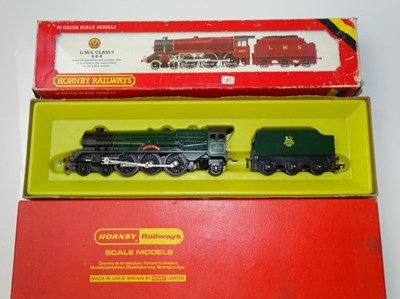 Lot 339 - OO GAUGE MODEL RAILWAYS: A pair of HORNBY...