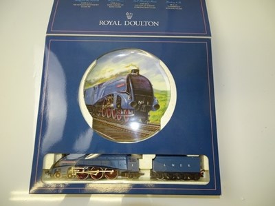 Lot 344 - OO GAUGE MODEL RAILWAYS : A HORNBY R649 Royal...