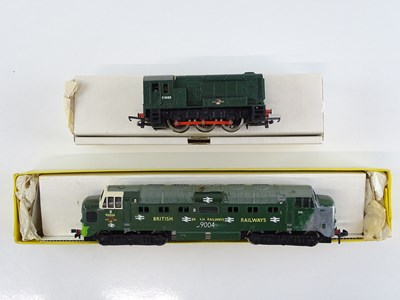 Lot 348 - A WRENN W2231 Class 08 diesel locomotive in BR...