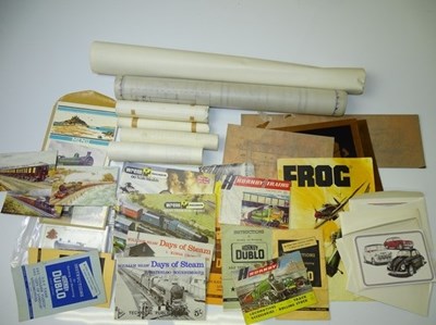 Lot 353 - OO GAUGE MODEL RAILWAYS: A quantity of...